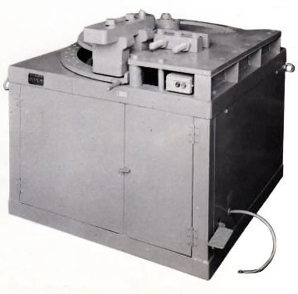 ハッカー型鉄筋曲機からローラ型鉄筋曲機を開発・発売