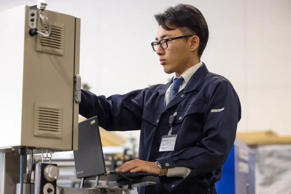 開発部制御システム課　大友恵亮